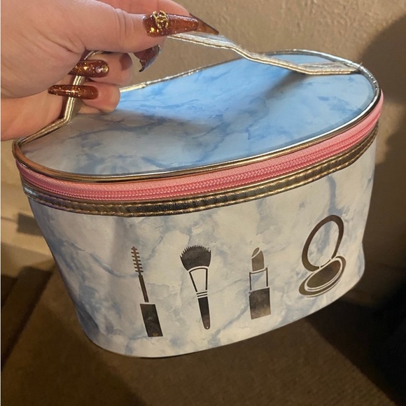 Care Bears makeup brush set and makeup bag - Picture 5 of 6